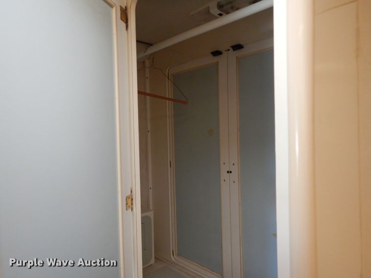 image for item DI8629 1998 Gulf Stream Spartan  RV