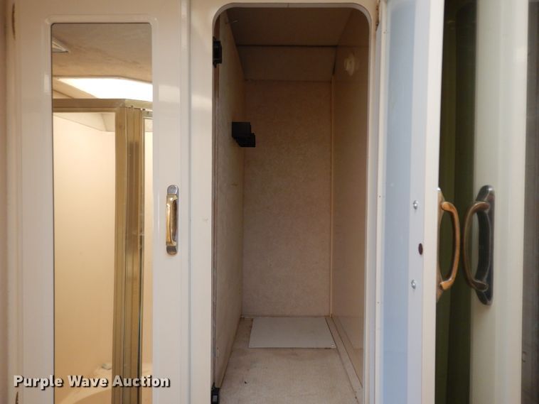 image for item DI8629 1998 Gulf Stream Spartan  RV