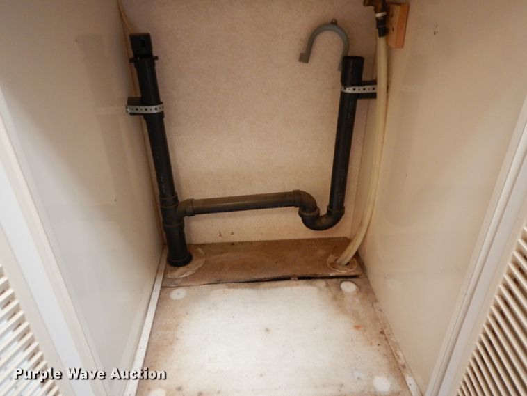 image for item DI8629 1998 Gulf Stream Spartan  RV