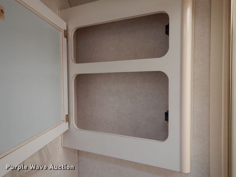 image for item DI8629 1998 Gulf Stream Spartan  RV