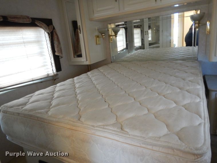 image for item DI8629 1998 Gulf Stream Spartan  RV