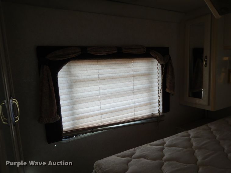 image for item DI8629 1998 Gulf Stream Spartan  RV