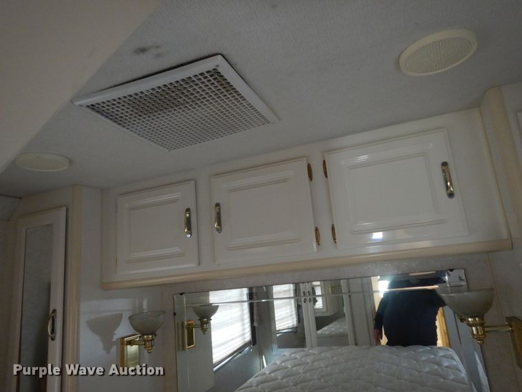 image for item DI8629 1998 Gulf Stream Spartan  RV