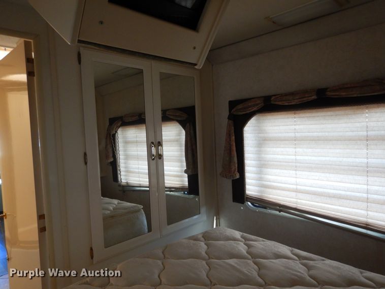 image for item DI8629 1998 Gulf Stream Spartan  RV