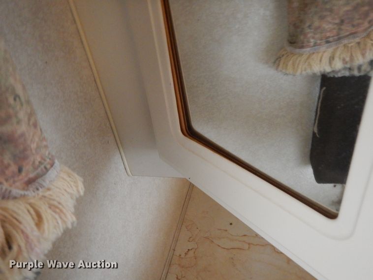 image for item DI8629 1998 Gulf Stream Spartan  RV