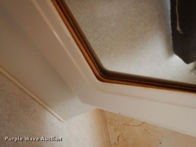 image for item DI8629 1998 Gulf Stream Spartan  RV