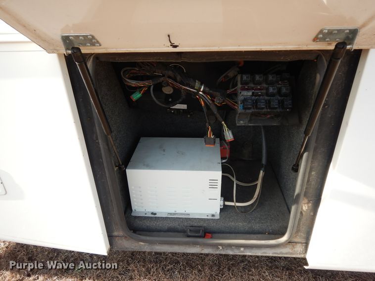 image for item DI8629 1998 Gulf Stream Spartan  RV