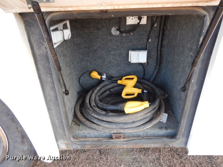 image for item DI8629 1998 Gulf Stream Spartan  RV