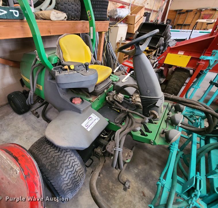 image for item DJ1546 John Deere 7500  reel mower