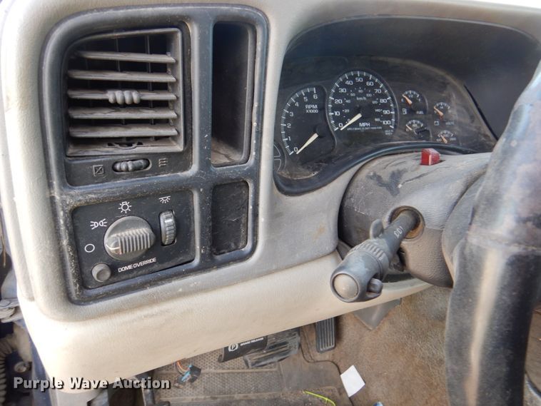 image for item DK8719 2001 Chevrolet Suburban LS  SUV