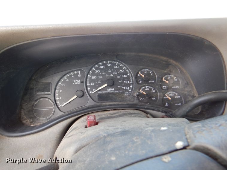 image for item DK8719 2001 Chevrolet Suburban LS  SUV