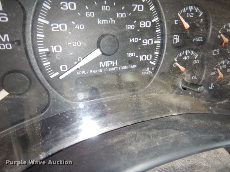 image for item DK8719 2001 Chevrolet Suburban LS  SUV