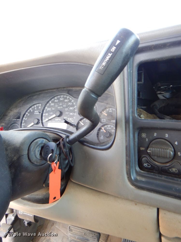 image for item DK8719 2001 Chevrolet Suburban LS  SUV