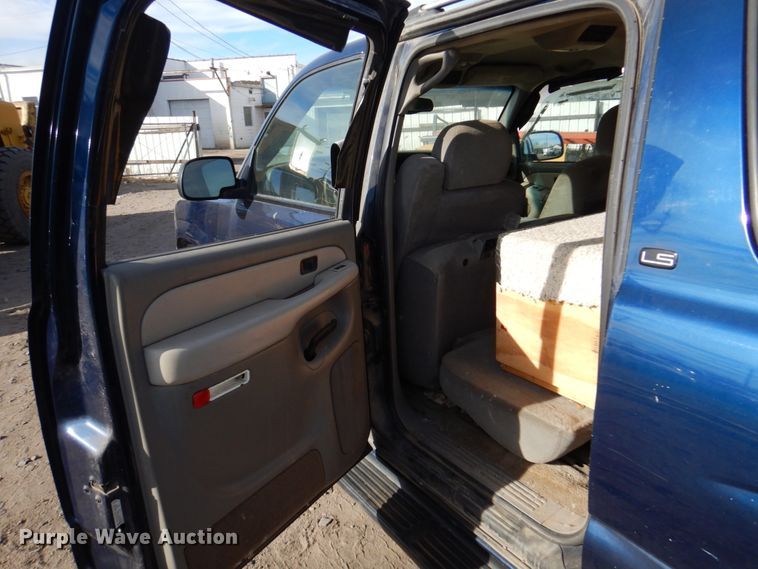 image for item DK8719 2001 Chevrolet Suburban LS  SUV