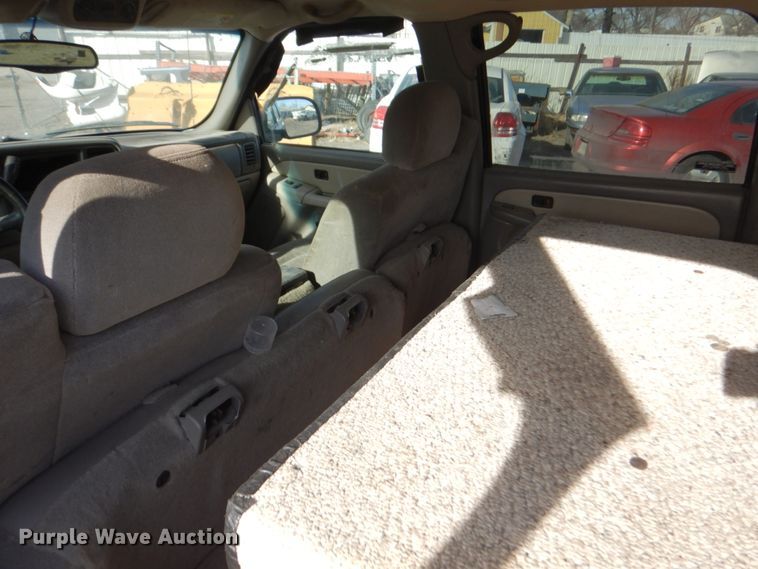 image for item DK8719 2001 Chevrolet Suburban LS  SUV