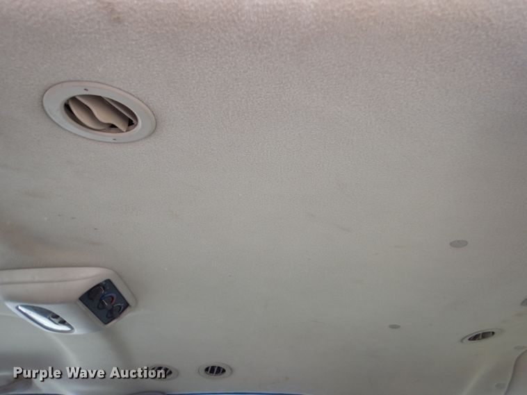 image for item DK8719 2001 Chevrolet Suburban LS  SUV