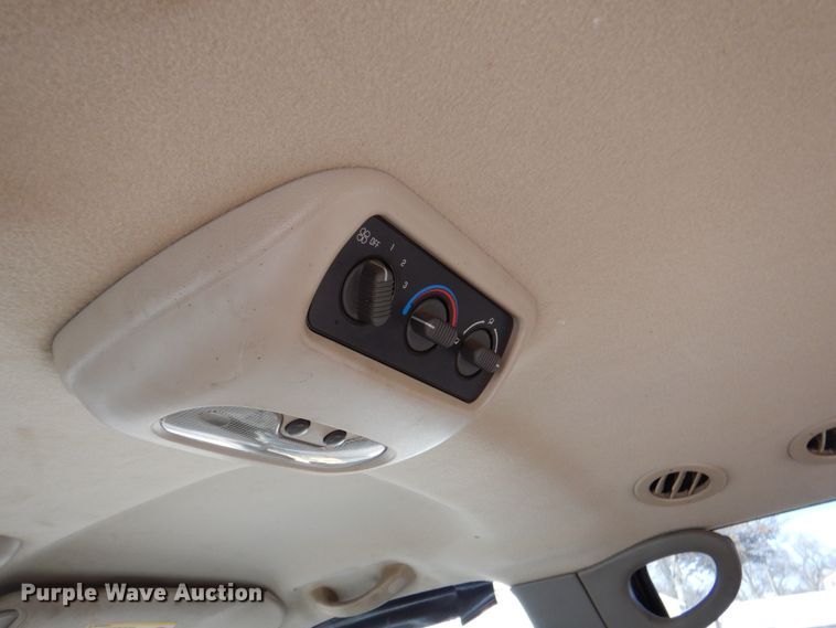 image for item DK8719 2001 Chevrolet Suburban LS  SUV