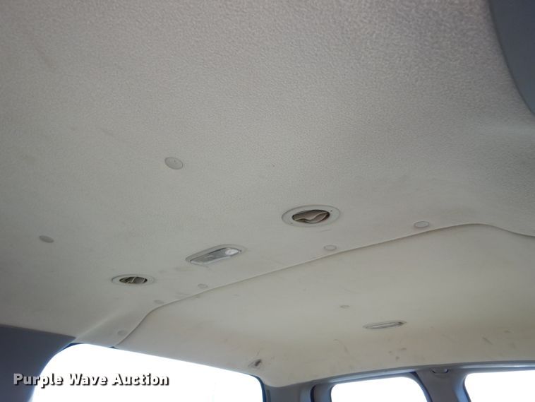 image for item DK8719 2001 Chevrolet Suburban LS  SUV