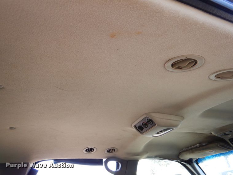 image for item DK8719 2001 Chevrolet Suburban LS  SUV