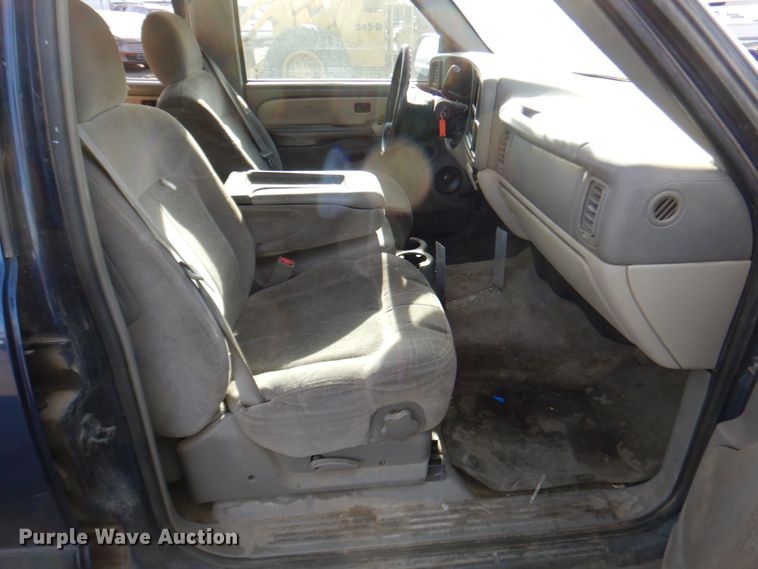 image for item DK8719 2001 Chevrolet Suburban LS  SUV