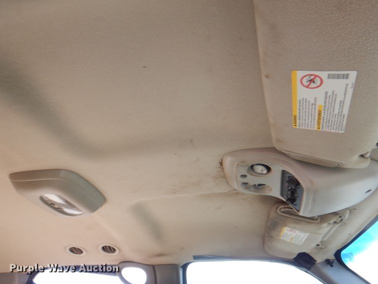 image for item DK8719 2001 Chevrolet Suburban LS  SUV