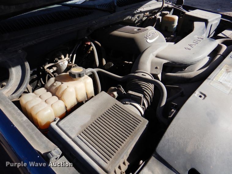 image for item DK8719 2001 Chevrolet Suburban LS  SUV