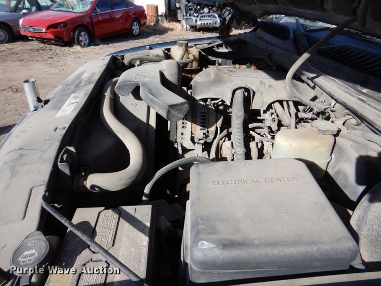 image for item DK8719 2001 Chevrolet Suburban LS  SUV