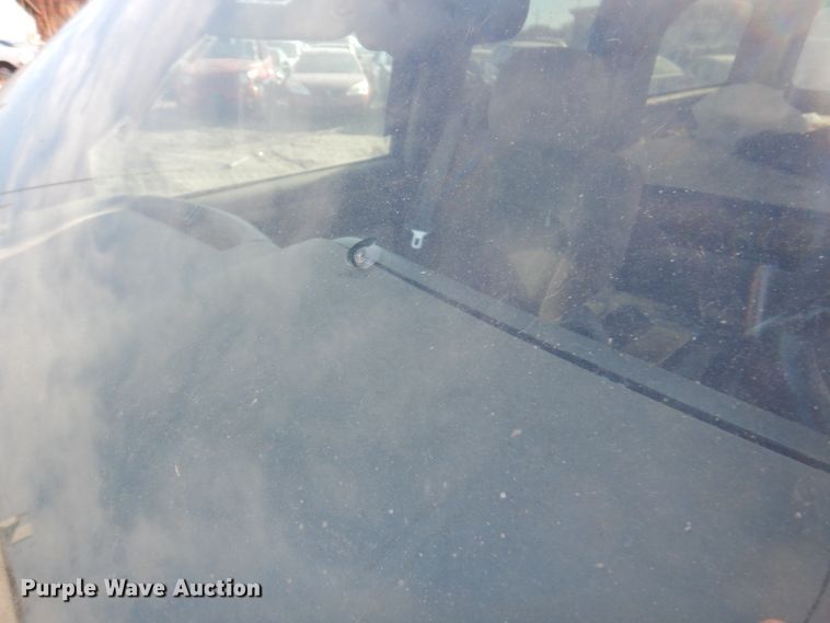 image for item DK8719 2001 Chevrolet Suburban LS  SUV