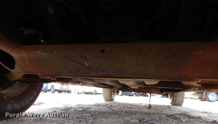 image for item DK8719 2001 Chevrolet Suburban LS  SUV