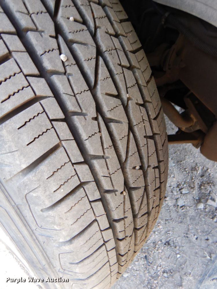 image for item DK8719 2001 Chevrolet Suburban LS  SUV