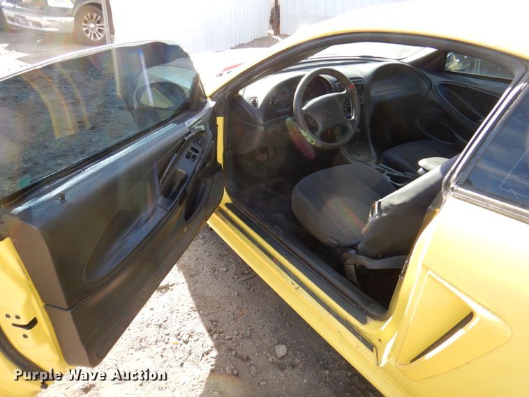 image for item DK8724 2003 Ford Mustang