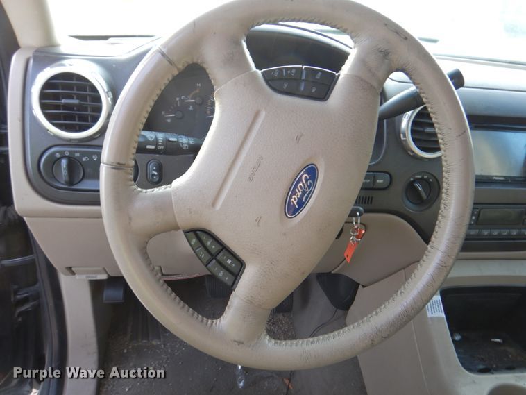 image for item DK8728 2003 Ford Expedition  SUV