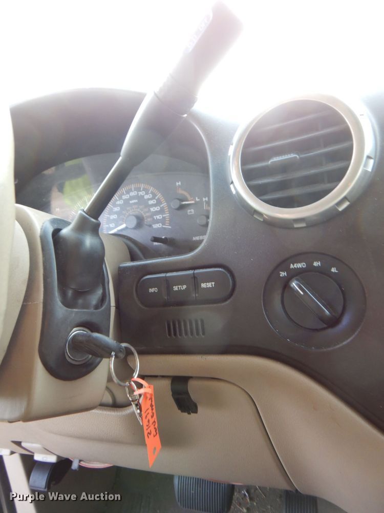 image for item DK8728 2003 Ford Expedition  SUV