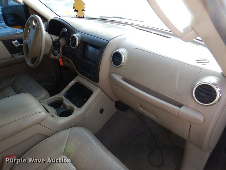 image for item DK8728 2003 Ford Expedition  SUV