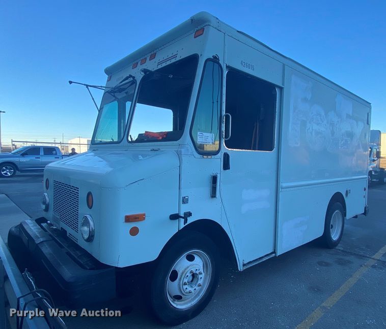 image for item DL6864 2003 Workhorse P42  delivery truck