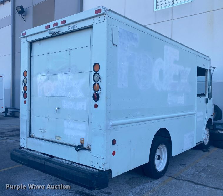 image for item DL6864 2003 Workhorse P42  delivery truck