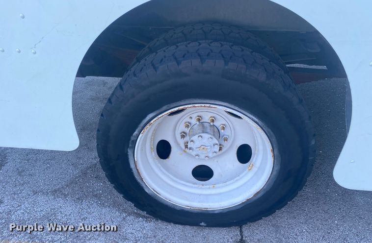 image for item DL6864 2003 Workhorse P42  delivery truck