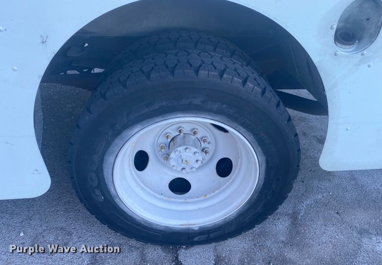 image for item DL6864 2003 Workhorse P42  delivery truck