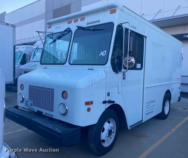 image for item DL6865 2003 Workhorse P42  delivery truck