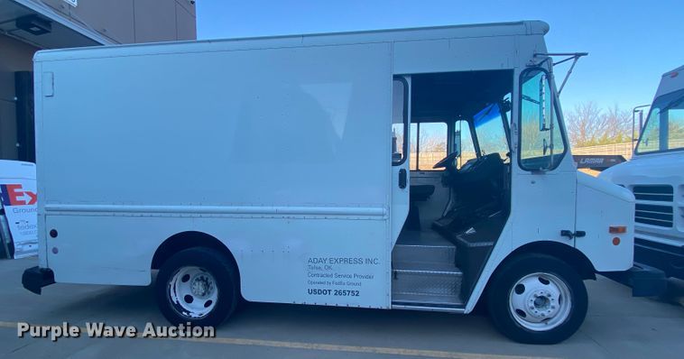 image for item DL6865 2003 Workhorse P42  delivery truck