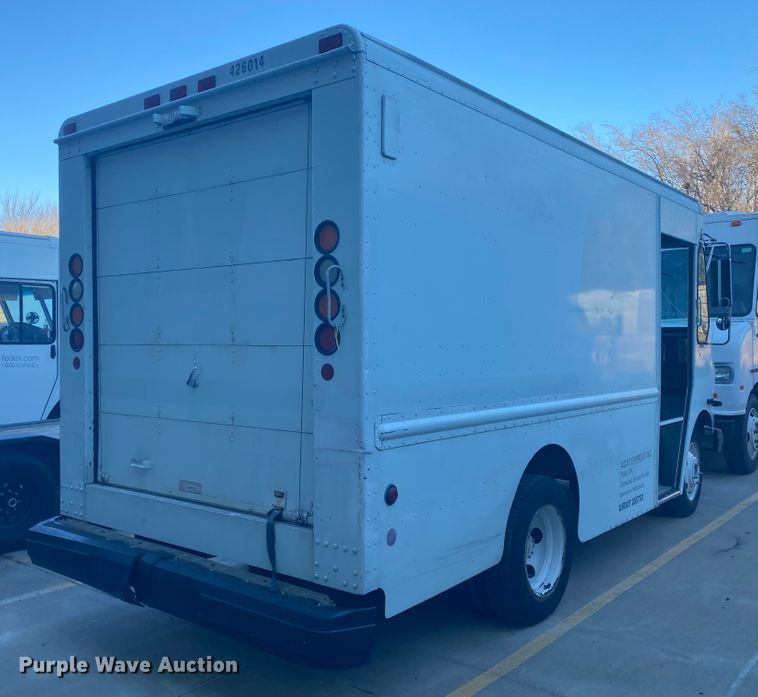 image for item DL6865 2003 Workhorse P42  delivery truck