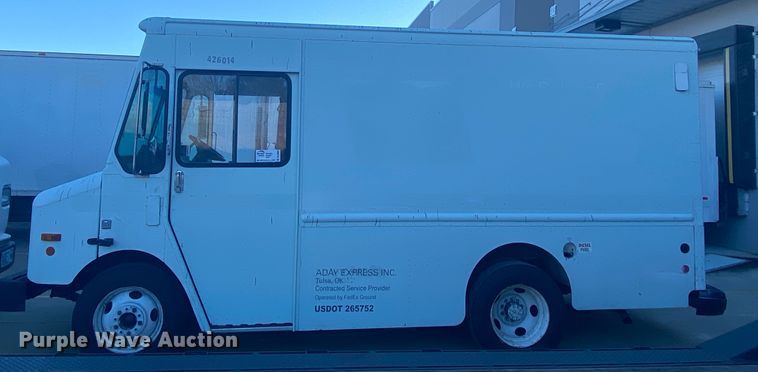 image for item DL6865 2003 Workhorse P42  delivery truck