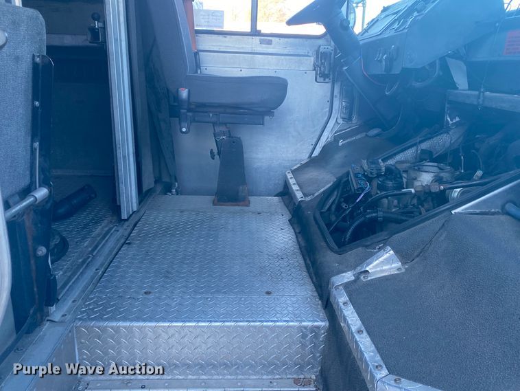 image for item DL6865 2003 Workhorse P42  delivery truck