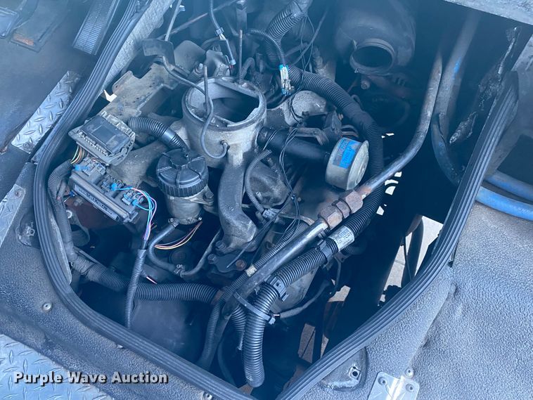 image for item DL6865 2003 Workhorse P42  delivery truck