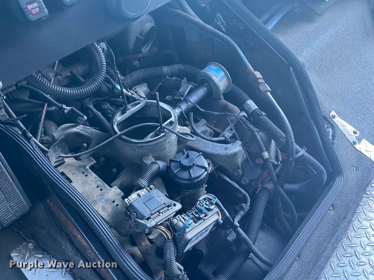 image for item DL6865 2003 Workhorse P42  delivery truck