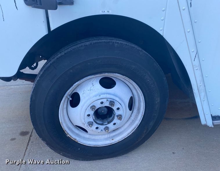 image for item DL6865 2003 Workhorse P42  delivery truck