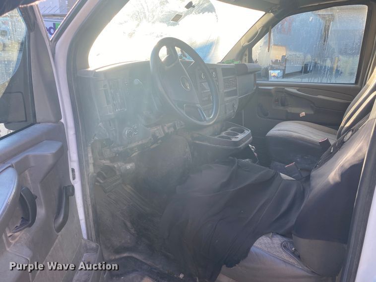 image for item DL6866 2015 Chevrolet Express G3500  delivery van