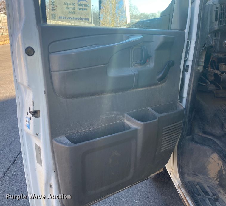 image for item DL6866 2015 Chevrolet Express G3500  delivery van