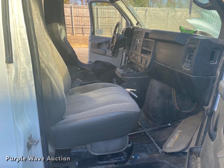 image for item DL6866 2015 Chevrolet Express G3500  delivery van