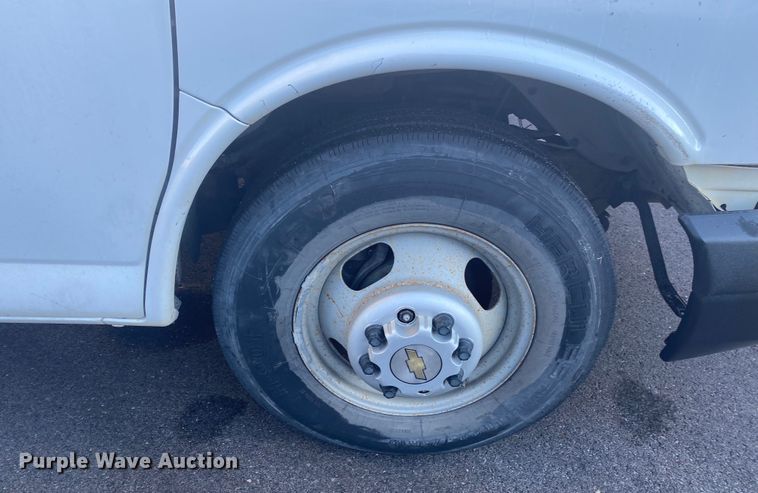 image for item DL6866 2015 Chevrolet Express G3500  delivery van